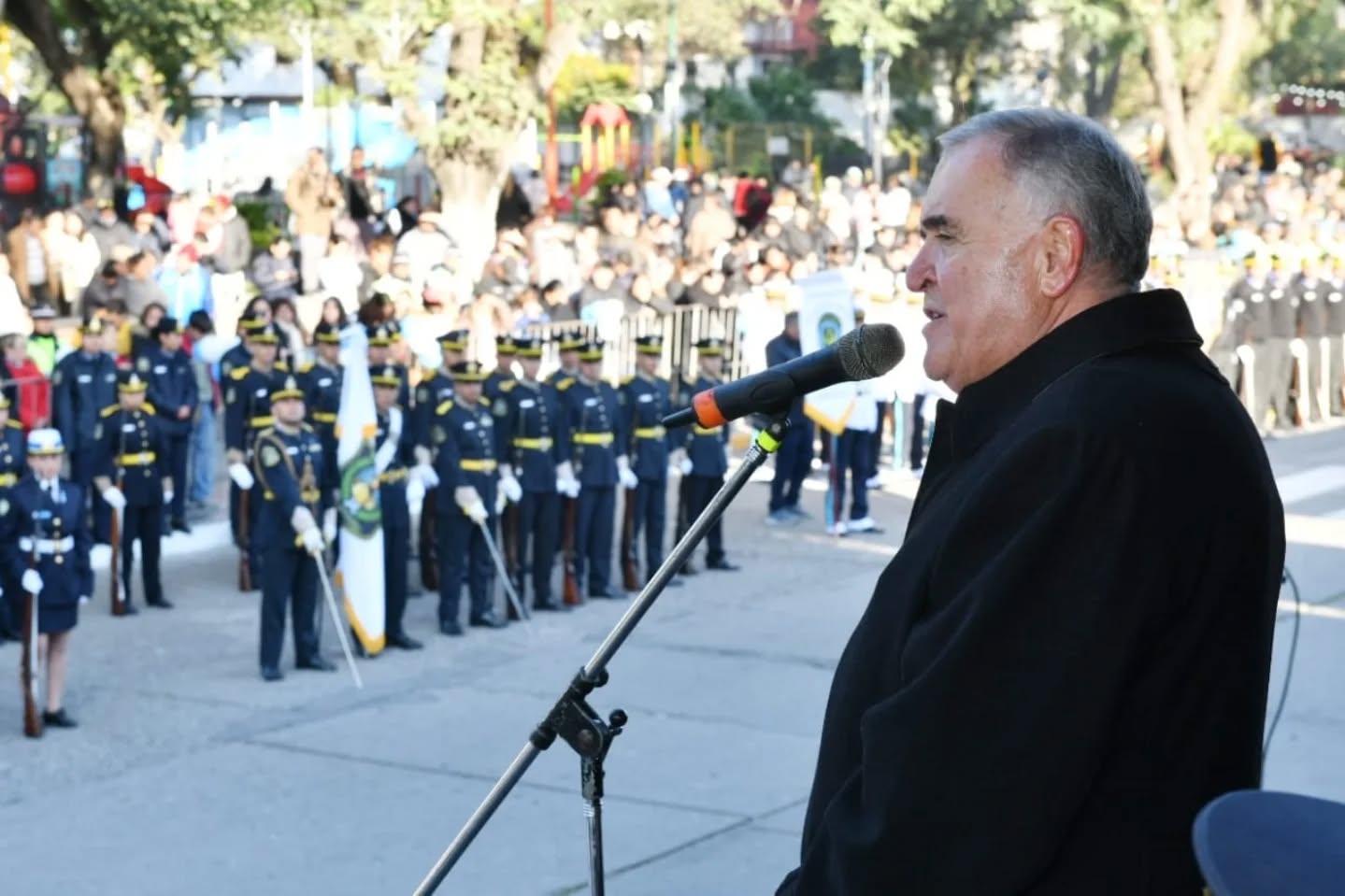 TUCUMAN: Jaldo Lideró el Aniversario de la Escuela de Policía y Pide a la Sociedad "Cuidar a la Policía"