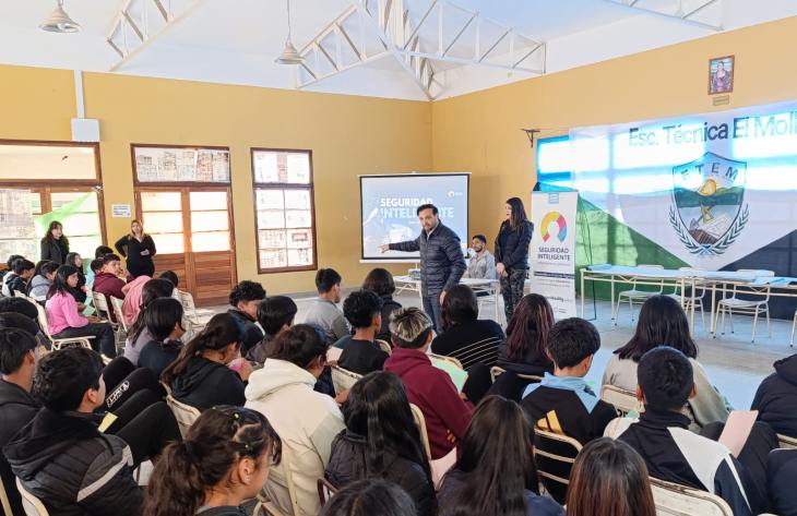 "Juntos es Más Seguro" promueve la prevención digital y la ciudadanía en los Valles tucumanos