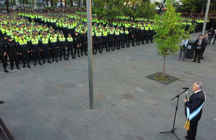 TUCUMAN: El gobernador tomó juramento a 937 nuevos policías transitorios