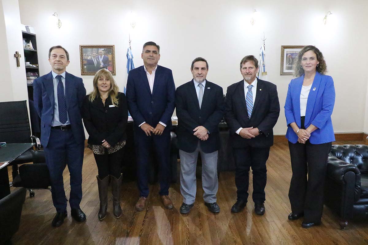 TUCUMAN: Firma de acuerdos de cooperación entre el Ministerio de Salud Pública y la UNSTA
